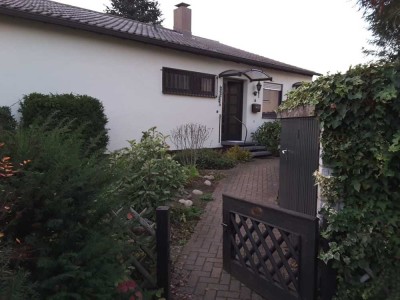 Attraktiver Bungalow mit viereinhalb Zimmern und EBK in Limburgerhof