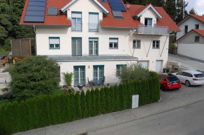 Geschmackvolle 4-Zimmer-Souterrain-Wohnung auf dem Land