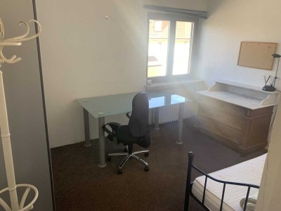 Charmante 7‑Zimmer Wohnung in München Hadern