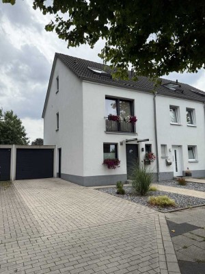 Hochwertiges Reihenhaus mit großem Garten in ruhiger Wohnlage