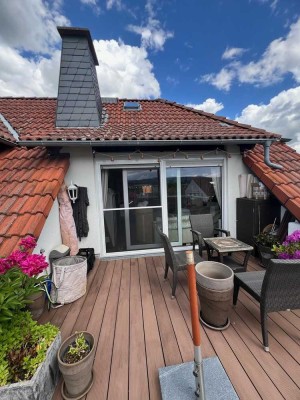 DG Wohnung mit großer Terrasse + 2 PKW-Stellplätze in TOP Lage-provisionsfrei