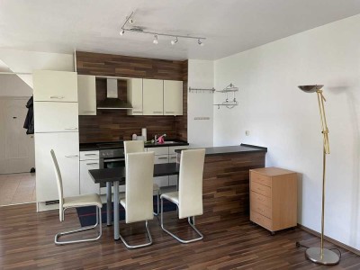 Uninah - möbliertes Appartement mit Einbaukücke