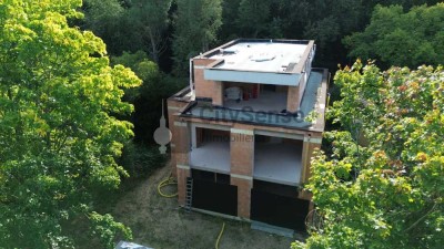 Rohbau für eine exklusive Neubau-Desginvilla mit großem Garten