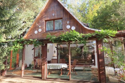 Gepflegtes Einfamilienhaus mit großer Garage