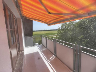Provisionsfreie 2,5-Zimmer-DG Wohnung mit EBK, in Kirchheim bei München