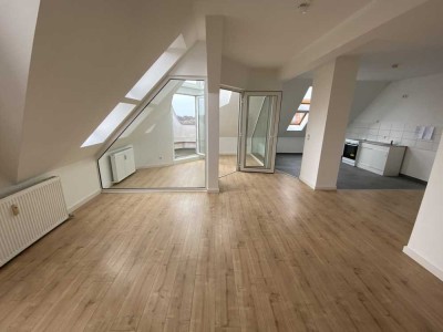 *NEU* Dachgeschosswohnung mit Wintergarten und Terrasse in Wedding/ am U-Bhf. Rehberge (U6)