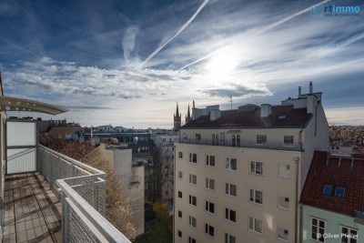 RENOVIERUNGSBEDÜRFTIGE 2 ZIMMER DACHGESCHOSSWOHNUNG MIT GROSSER TERRASSE UND SCHÖNEM AUSBLICK