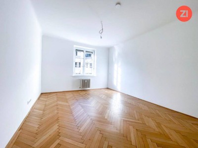 Renovierte 2,5- Zimmer Wohnung mit Balkon in den Innenhof