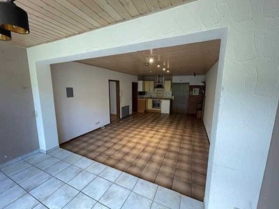 Wir bieten an: Apartment mit sep. Schlafzimmer im Zentrum