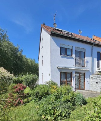 Geräumiges Reiheneckhaus mit Garage und schönem Garten