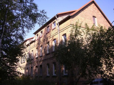 Denkmalgeschütztes Mehrfamilienhaus mit 12 WE & großem Grundstück in Lauchammer OT Kostebrau