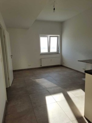 Neuwertige kleine 1-Raum-Wohnung in Griesheim mit EBK