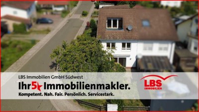 Charmante Doppelhaushälfte mit Garten und Doppelgarage in ruhiger Lage
