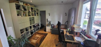 Ansprechende 2-Zimmer-Wohnung mit Einbauküche in Köln