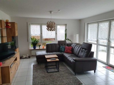 Helle 4-Zimmer-Wohnung mit Balkon und Garage in Straubenhardt