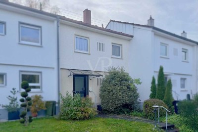 Renovierungsbedürftiges Reihenmittelhaus in verkehrsgünstiger Lage mit Garten