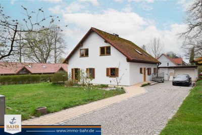 Wo Träume wachsen – Zweifamilienhaus mit Raum für Generationen