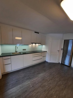 DACHGESCHOSSWOHNUNG 100qm GRINZENS