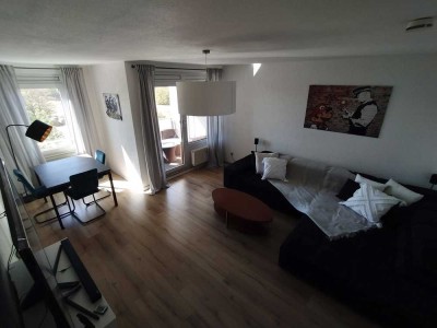3-Zimmer-Wohnung mit Einbauküche, Balkon, S-Bahn Nähe, TG-Parkplatz, ruhige Lage