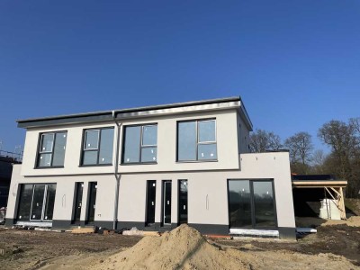 NEUBAU-Erstbezug, Doppelhaushälfte in OHZ, KFW40 Energieeffizienz