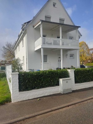 Barrierefreie 4-Zimmer Erdgeschosswohnung in Egenhausen mit Garage