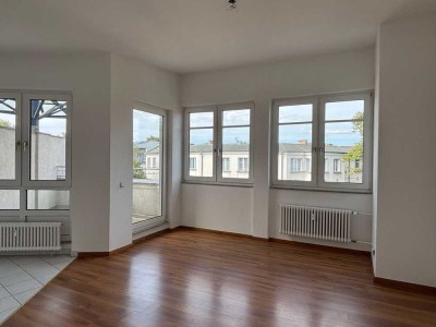 Wohnen unterm Dach - Erste gemeinsame Wohnung!