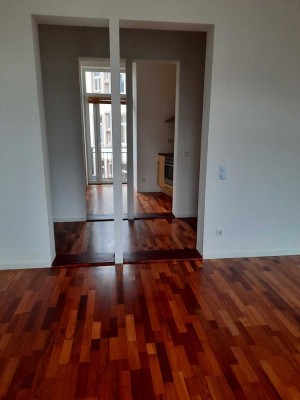 Von privat – 4-Zimmer Altbau mit 2 Balkonen