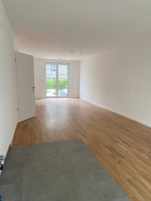 Moderne 2-Zimmer-Wohnung mit großem Garten