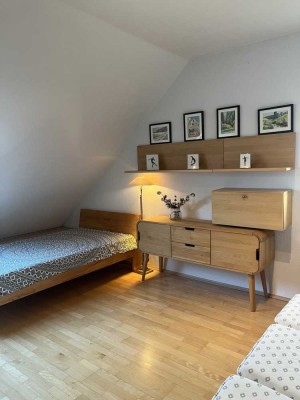 Möbliertes Zimmer in ruhiger Nachbarschaft mit schönem Garten // Nähe zu Edeka, Aldi, Lidl, HRW