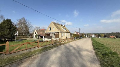 Doppelhaushälfte in ruhiger Anliegerstrasse in Greifenhain zu verkaufen.