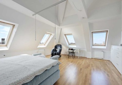 Grosse Maisonnette-Wohnung in der Prinzregentenstrasse - möbliert oder unmöbliert