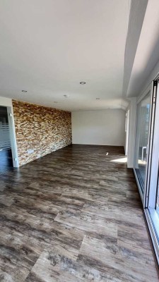 Sanierte 4,5-Raum-Wohnung mit Balkon und Einbauküche in Bondorf (BEFRISTET)