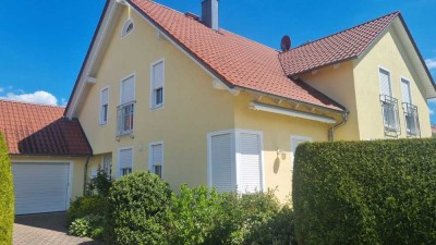 Schöne geräumige Doppelhaushälfte (renoviert 2025, BJ 2000)