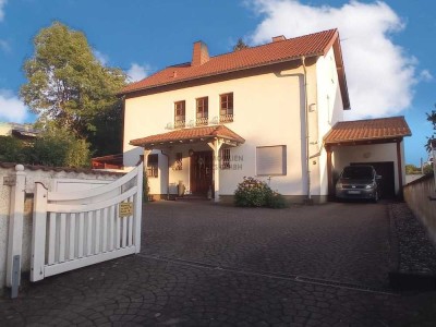 Freistehendes großzügiges Anwesen in Riegelsberg