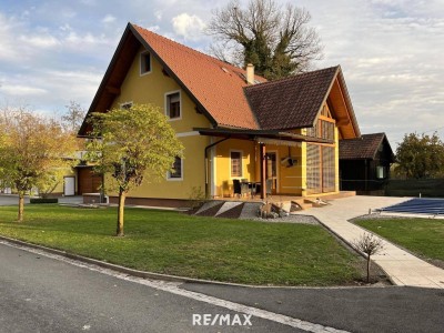 Wunderschönes Haus mit großer Hobbywerkstatt und großem Hofplatz - Ruhelage!