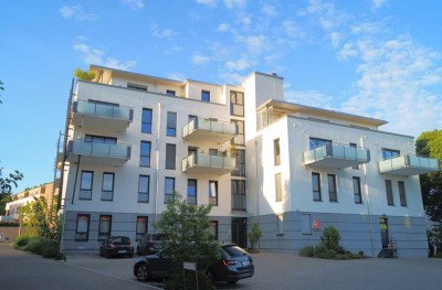 Ansprechende 2-Zimmer-Wohnung mit Balkon (12qm), Garage und EBK