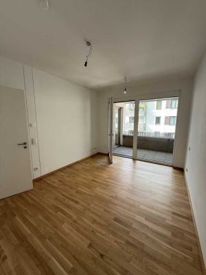 Helle 2-Zimmer Wohnung mit Einbauküche und Balkon am Mauerpark