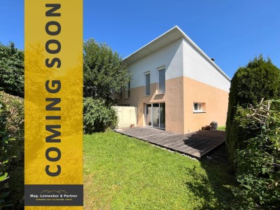 COMING SOON! DEM ATTERSEE SO NAH! Leistbares Passiv-Eckreihenhaus mit sonnigem Eigengarten und Einzelgarage im Zentrum von Seewalchen am Attersee