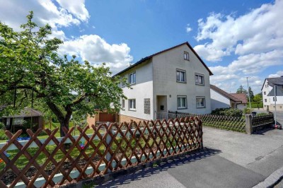 Gemütliches Ein- bis Zweifamilienhaus in Rödental-Stadtteil