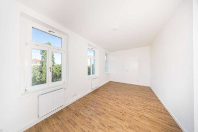 2-Zimmer-Altbauwohnung mit modernem Bad und Abstellraum