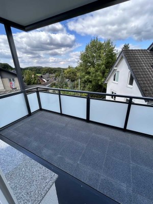 Modernisierte 3-Zimmer-Wohnung mit Balkon in Overath