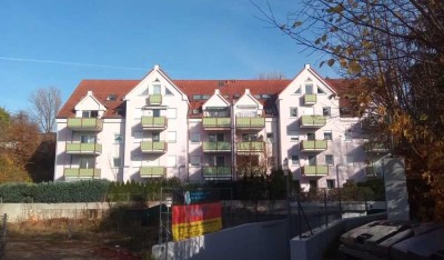 Für Kapitalanleger! Vermietete 3-Zi.-Whg., Lift, Balkon, Tiefgaragen- und Außenstellplatz