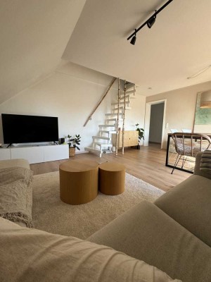 Charmante Maisonettewohnung mit 3 Zimmern, zwei Balkonen, EBK & PKW-Stellplatz