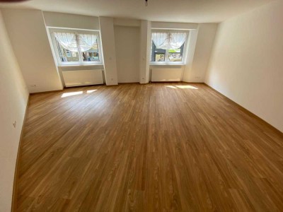 Komplett renovierte 4-Zimmer Erdgeschosswohnung in Stuttgart-West