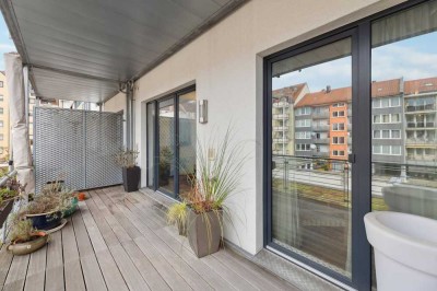 Freiwerdende und geräumige 2-Zimmer-Wohnung mit ca. 78 m², Balkon und Carport  in Fürth/ Südstadt