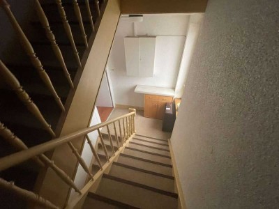 3-Zimmer-Dachgeschoss-Altbauwohnung inkl. großzügigem Spitzboden – kaum Dachschrägen