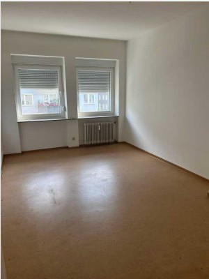 großzügige 4-Zimmer Wohnung in zentraler Lage