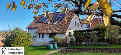 Gepflegtes Einfamilienhaus mit 2 Garagen und großem Grundstück im idyllischen Kirchberg