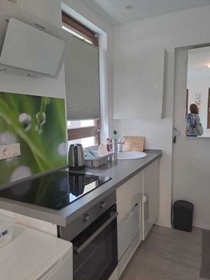 Elegantes Erkerstudio imTiny-House-Stil mit direkter U-Bahn Anbindung