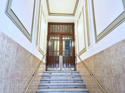 Ruhige, helle 5-Zimmmer-Altbauwohnung in gefragter Lage - unbefristet (!)